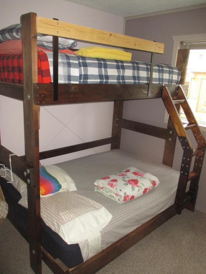 Nice Bunk Bed Уайтхорс Экстерьер фото
